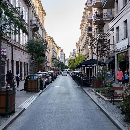 King Seventeen Homes * Budapest