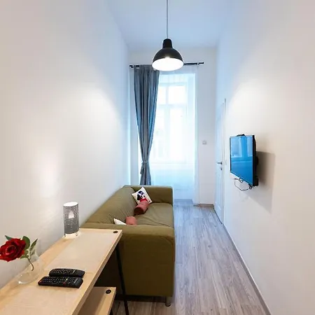 King Seventeen Homes Lägenhet