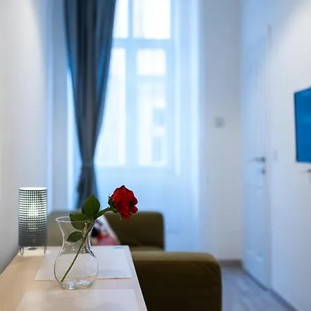 King Seventeen Homes アパート