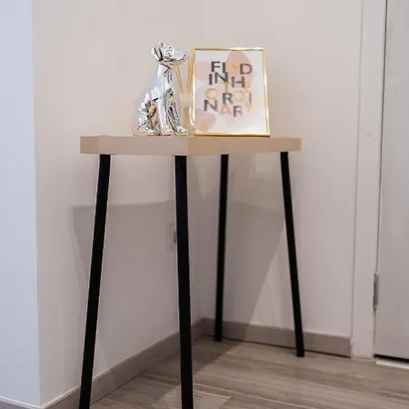 King Seventeen Homes Lägenhet
