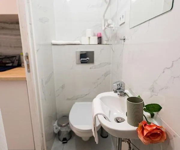 King Seventeen Homes Budapest