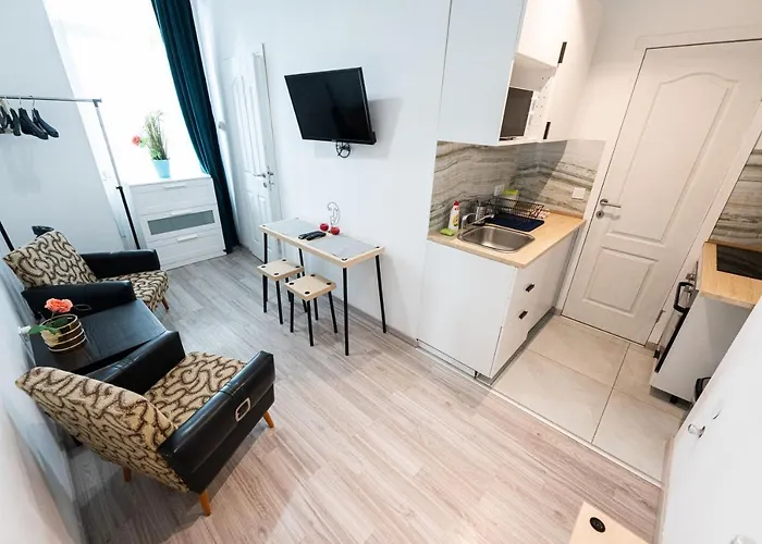 King Seventeen Homes * Budapest