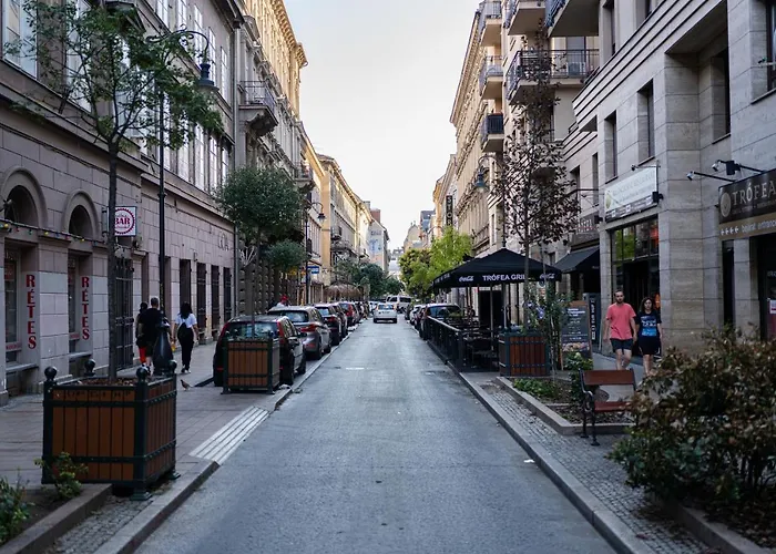 King Seventeen Homes * Budapest