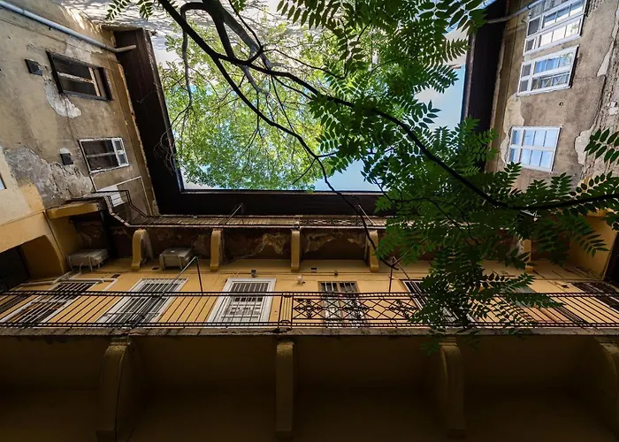 King Seventeen Homes Budapest