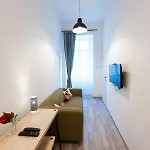 King Seventeen Homes Lägenhet