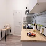 King Seventeen Homes * Budapest