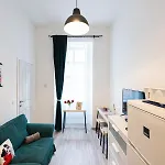King Seventeen Homes * Budapest