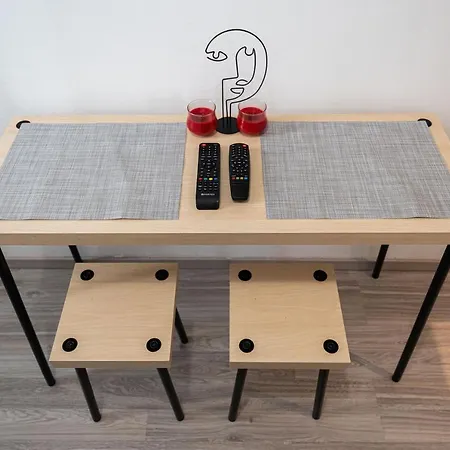 King Seventeen Homes Daire