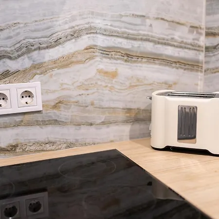 King Seventeen Homes Lägenhet