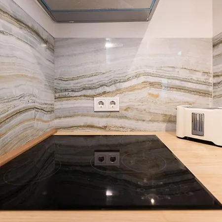 King Seventeen Homes * Budapest