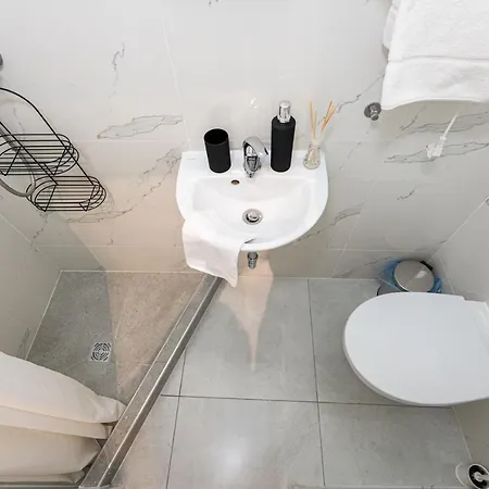 King Seventeen Homes Daire